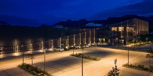 25 lw12 57 TRI Parkplatz